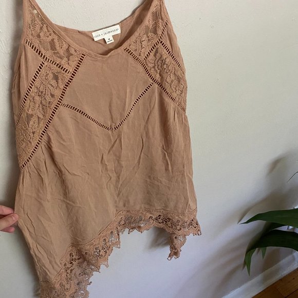 Coco & Jaimeson Tan Flowy Tank - Picture 2 of 5